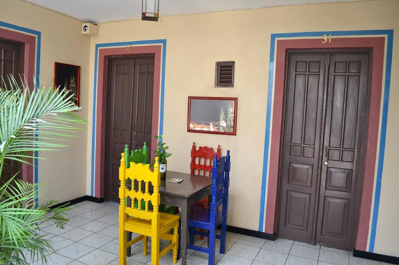 Hotel Janeiro Guadalajara Esterno foto