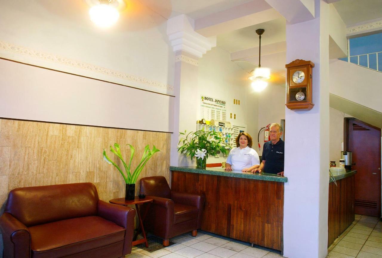 Hotel Janeiro Guadalajara Esterno foto