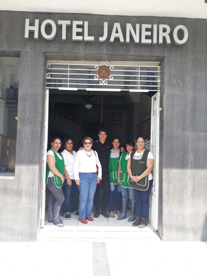 Hotel Janeiro Guadalajara Esterno foto